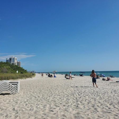 Few Steps To Ocean-4 Beach Cruisers & Free Parking & Private Backyard Villa Jacksonville Beach Exterior photo